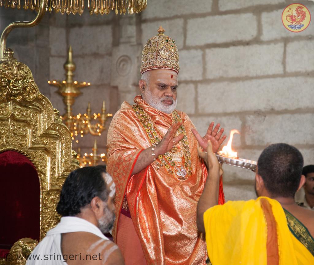 Sringeri Jagadguru in Navaratri Durbar