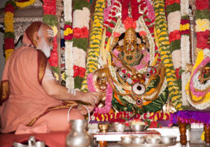 Sri Mahasannidhanam worships Goddess Durgamba on Rathotsava day